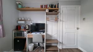 Innisfail Edi - double room with private bathroom