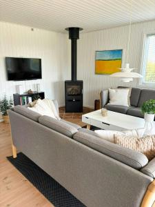 Charming Cottage Just 450 M From The Water