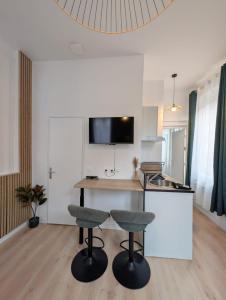 Refuge lumineux au pied de la cathédrale