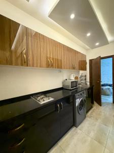 Swefieh studio 8