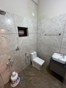 Crown Town Hotel - Kalamassery