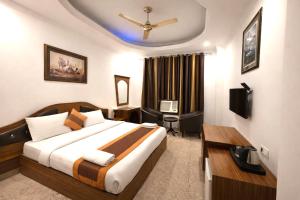 Hotel TJS Royale, Karol Bagh, 2 Mins from Metro