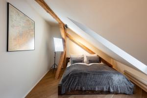 Boutique Old Town Loft Apartment with AC