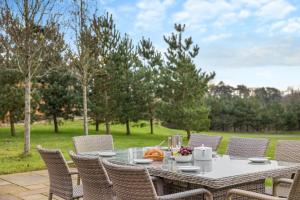 4 Bed in Llansanffraid oc-k30383