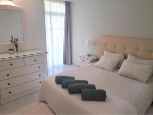 Your Cozy Oasis Terrace, Pool & Sea Views