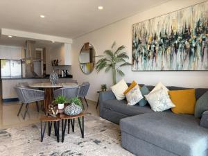 A Pie de Playa, Con Hermosas Vistas al Oceano