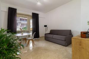 Domus Pompei - 10 a piedi da San Giovanni - AC, Smart & Wi-Fi