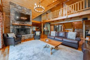Cabin Fever by Railey Vacations