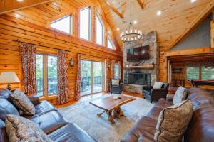 Cabin Fever by Railey Vacations