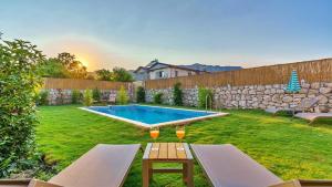 Bezirgan 2 bedroom villa with private pool