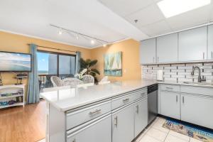 Bayside Bliss | Sunset Views | WalkBike to Beach