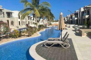 Villa - Sleeps 2 - Pool - Parking