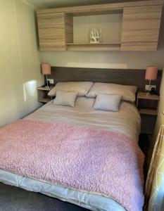 Beverley bay 2-Bed Caravan Sleeps 6 Pet Friendly