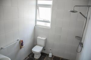 4 Bed Flat - Sleeps 8 - Pets - Pool - Parking