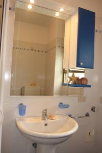 Two- bedroom flat with sea view in Bibione