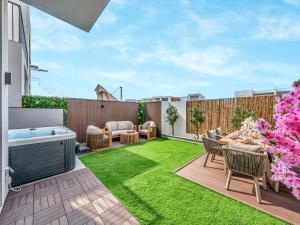 Luxury 4BR Villa in Arabian Ranches 3, Resort-Style Living with Private Garden & Hot Tub