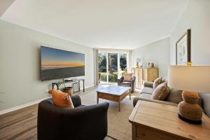 Gorgeous Poolside Retreat with Beach Breeze