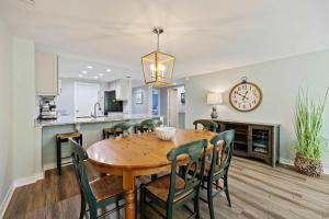 Gorgeous Poolside Retreat with Beach Breeze