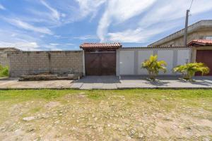 Casa para 6 pessoas com Churrasqueira em Peruibe