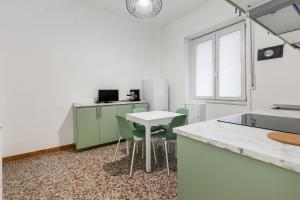 Frapolli 40 Elegant Studio