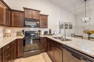 Beautiful 3 bed 2 bath updated home with garage