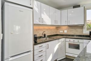 Spectacular Sea Views, 2 bed,2 bath