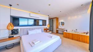 Akbel 5 bedroom seaview villa with private pool hot tub