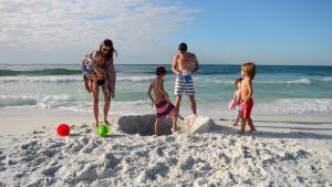 Sea La Vie- On the Beach- 2 Pools- Elevator