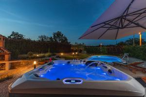 Villa Nonni in Central Istria for 4 persons with 32 m2 private pool, jacuzzi, free bikes & kids playground