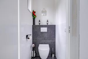 6 - Persoons Lake Area 44 Bungalow