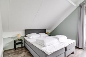 6 - Persoons Lake Area 44 Bungalow