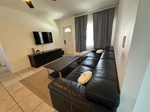 Fort Lauderdale Gem Private Yard and Patio