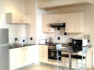 3 shots Wifi Netflix at Mapungubwe