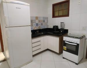 Casa duplex com 2 quartos, excelente localização