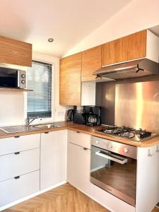 Eden Cottages - Mobil-home Premium avec piscine