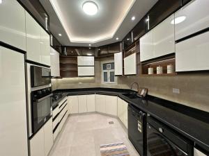 Super Luxury Private Complex Apt In New Cairo