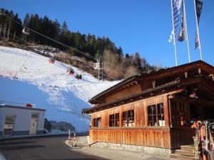 Holiday Home Hochzillertalblick by Interhome