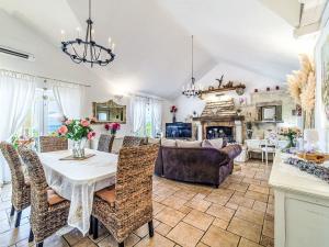 Holiday Home Villa Mutnik by Interhome