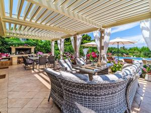 Holiday Home Villa Mutnik by Interhome