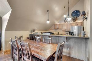 Ski Country Penthouse 3 by Ski Country Resorts