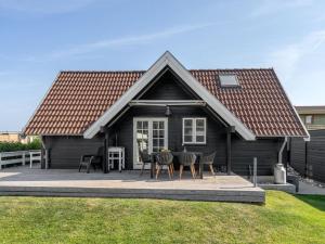 Holiday Home Ulv - 25m from the sea by Interhome