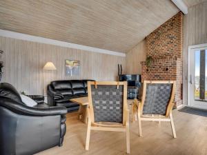 Holiday Home Tosti - 180m to the fjord by Interhome