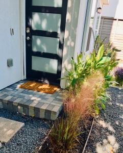 The Juniper - King - Sleeps 4 - SUPER HOST