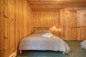 Chalet Gothic with Ski in and out in Parc Appalaches for 16 Guests