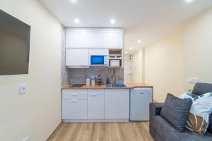 MI 18- GREAT SEEVIEWS , FIRST line seefront , NEW APPARTMENT