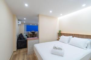 MI 18- GREAT SEEVIEWS , FIRST line seefront , NEW APPARTMENT