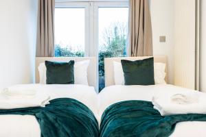 Stunning Emerald Suite l Free Wi-fi l Acton l Near Central Middlesex hospital & Westfield