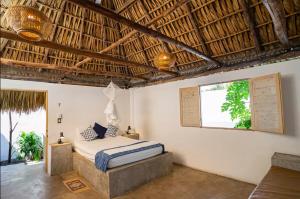 El Paredon Beach, Casa Yemanja