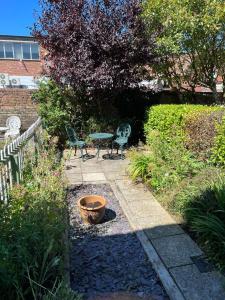 Augustines Cottage, Canterbury centre Free Parking