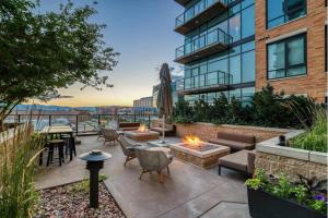 Lux Living in Cherry Creek Rooftop Pool Parking